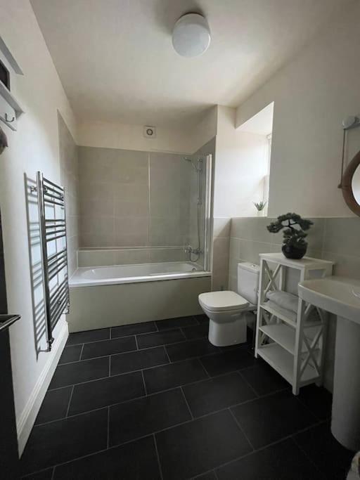 Luxurious 2 Bedroom Apartment In Central Berwick Exteriör bild